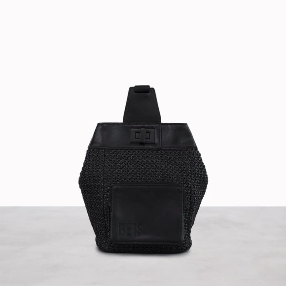 BEIS Handbags - BRAND NEW Beis Naturals Sling Bag